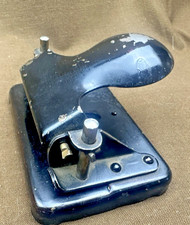 Alter antiker LOCHER - Hefter